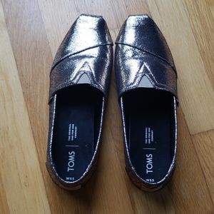 TOMS SLIP ON - BRAND NEW